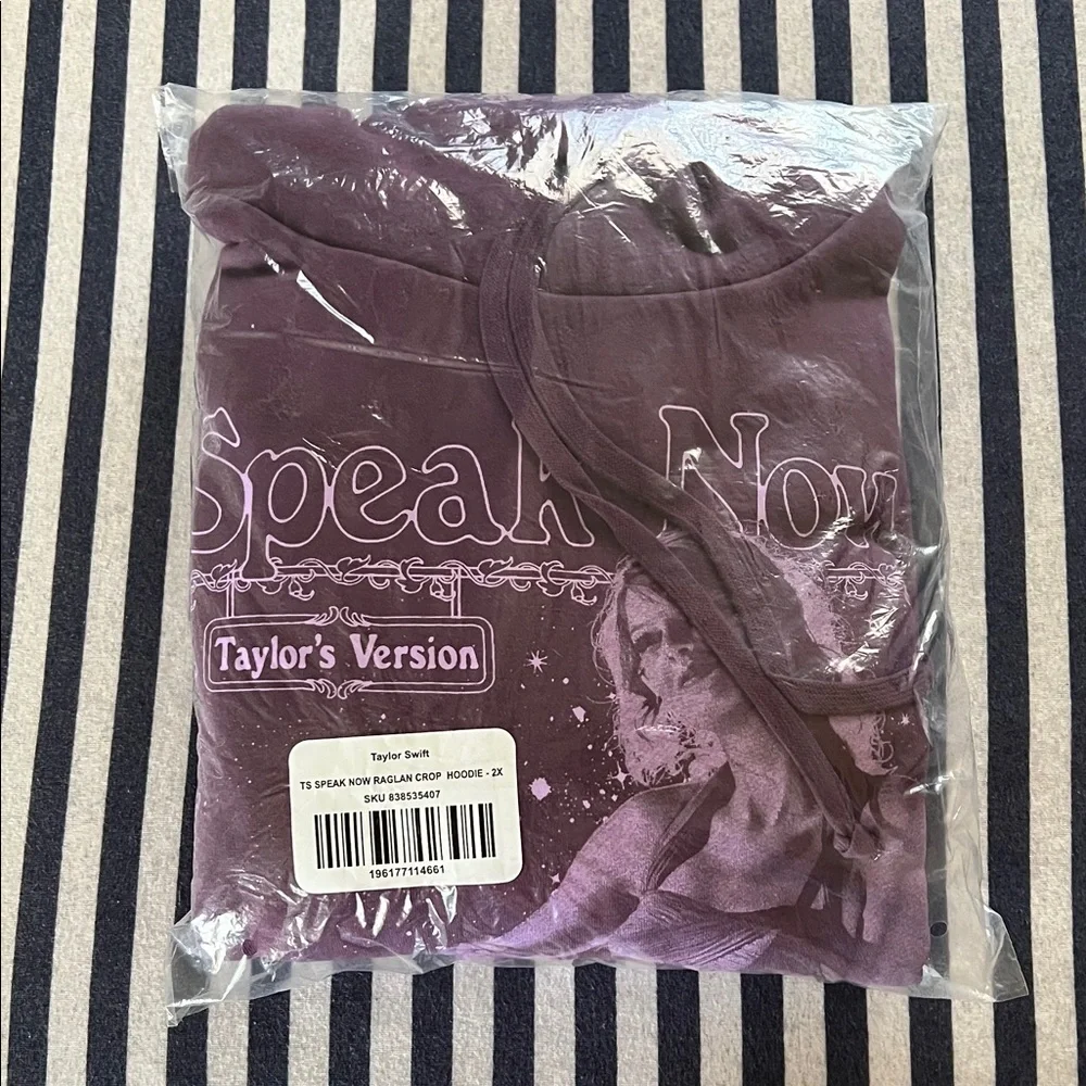 Taylor Swift Speak Now Raglan Crop Hoodie NWT 2X - Picture 1 of 3